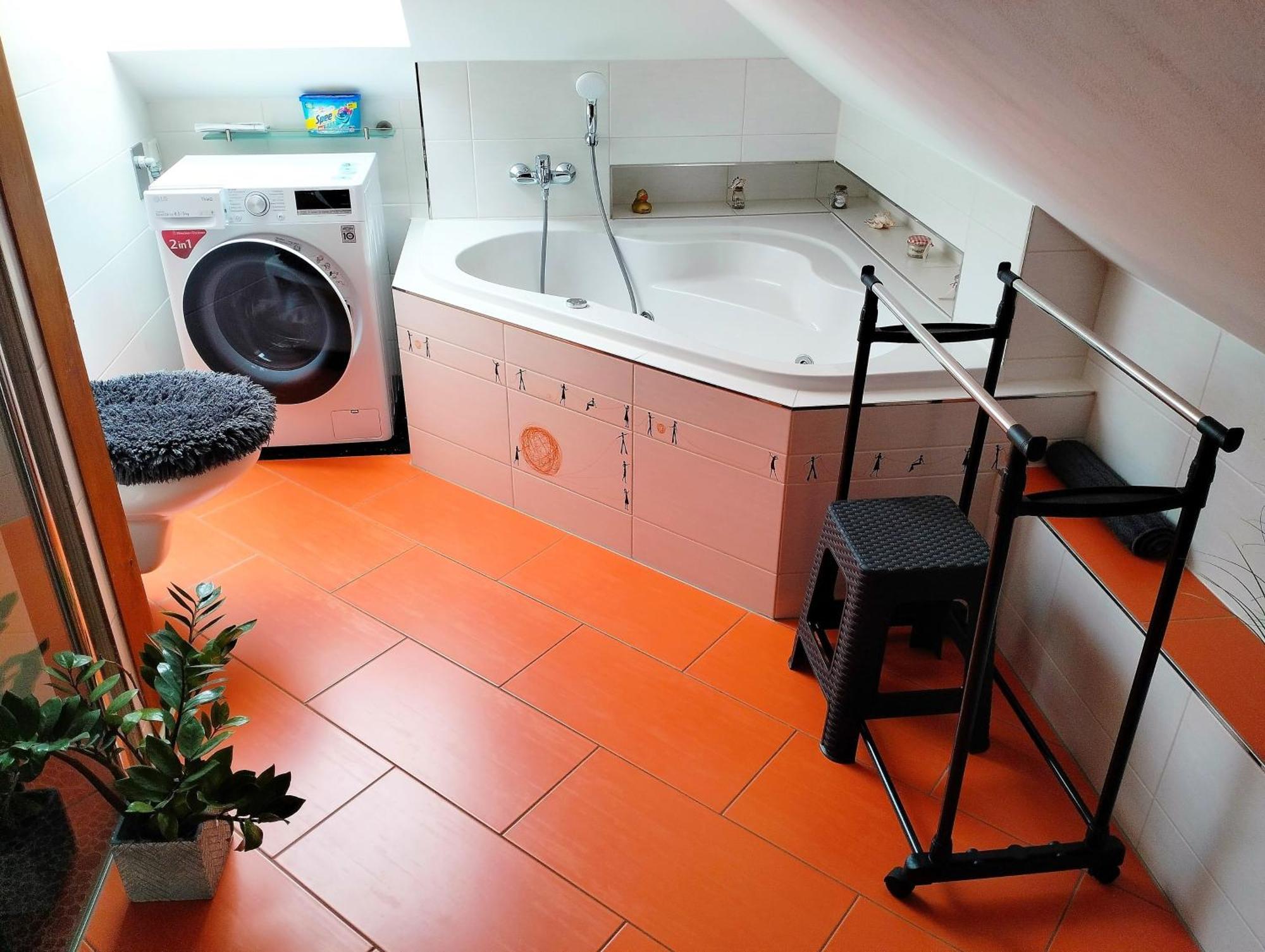 Ferienwohnung Am Waldesrand - Garten, Terrasse, Grill, Luftkuehler, Massagesessel, Kinderspielecke, Spielekonsole 콧부스 외부 사진